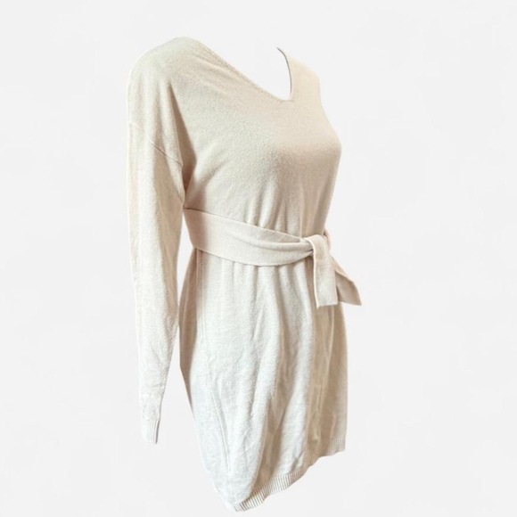 Oversized V-neck sweater dress tie knot size large Soft blush pink cream - Picture 4 of 8